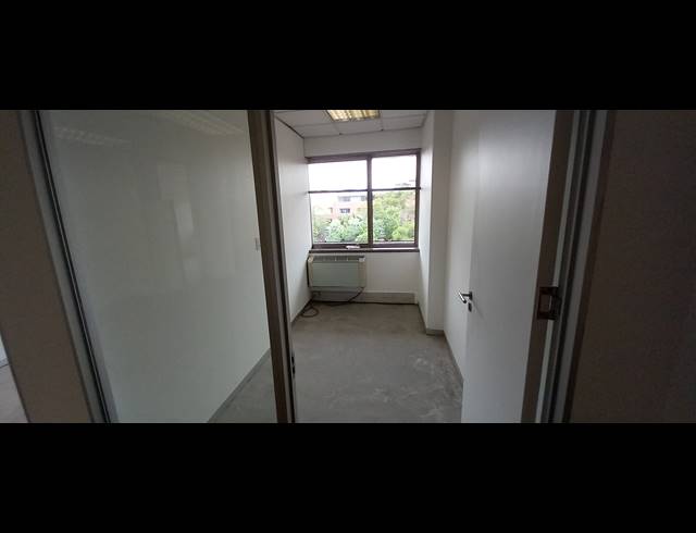 313M² OFFICE TO LET IN WOODMEAD